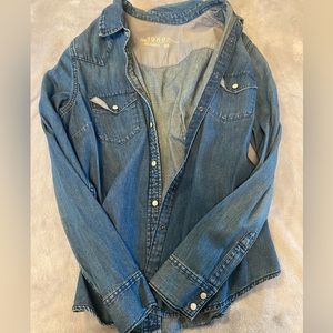 New gap Jean jacket/shirt button down. Medium.